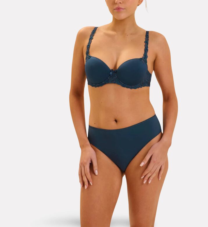 Simone Perele Squared Neckline Spacer Bra, Model View