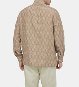 قميص حريري بأكمام طويلة