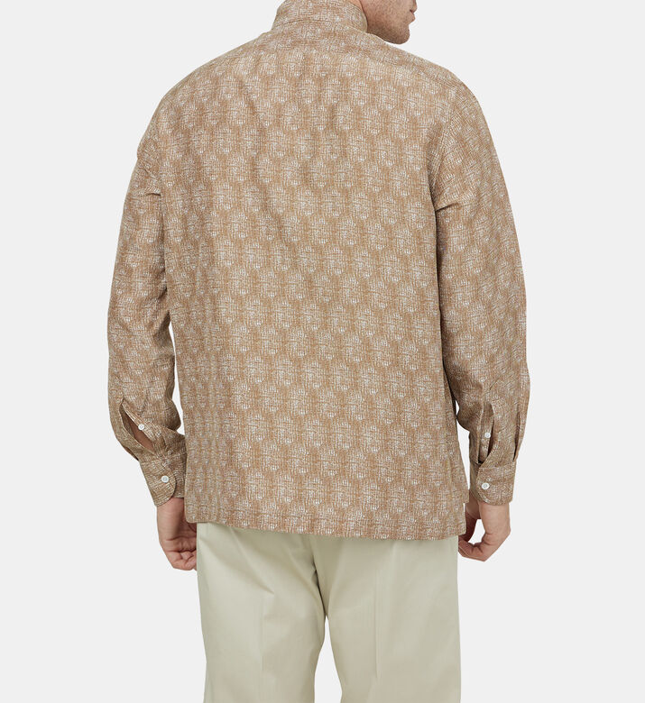 قميص حريري بأكمام طويلة