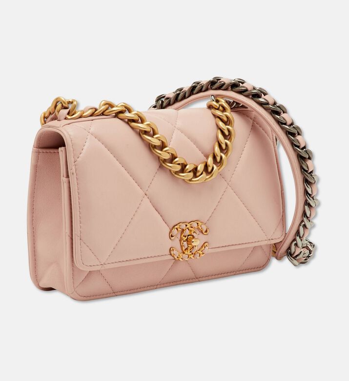 Chanel Wallet On, Packshot View