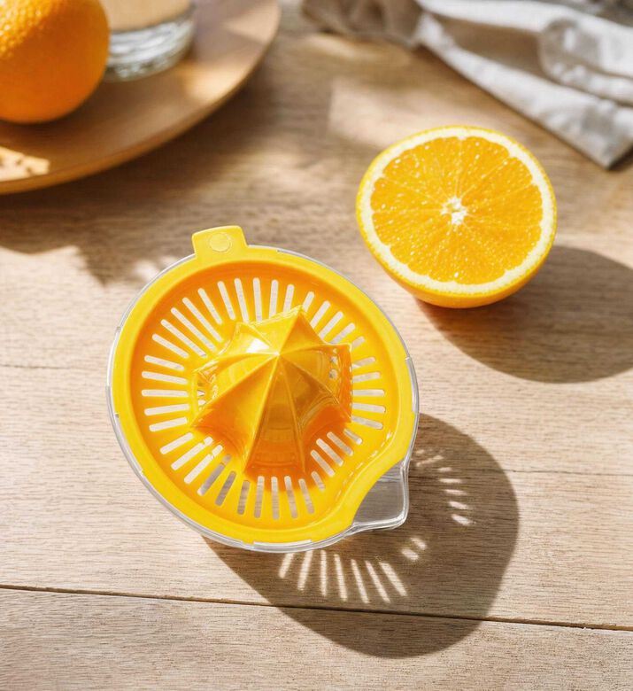 Oxo Two-in-one Citrus Juicer, Model View