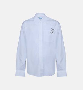 تيشيرت مزين بشعار مطرز بصف أزرار