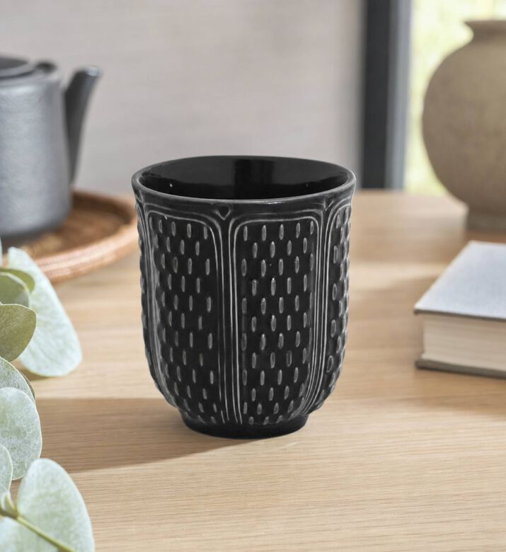 Gien Manganese Embossed Tea Cup, Model View