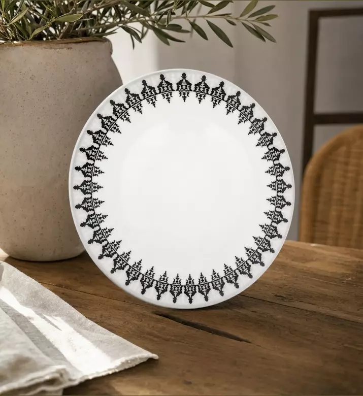 Images D'Orient Safra Porcelain Plates 4-piece Set, Model View