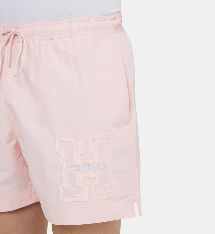 سروال سباحة بشعار مطرز