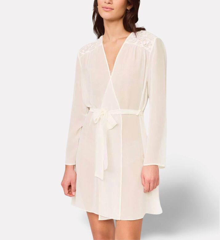 Rya Lace-shoulder Short Robe, Model View