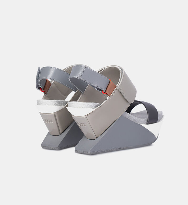 صندل دلتا بكعب ويدج عالي