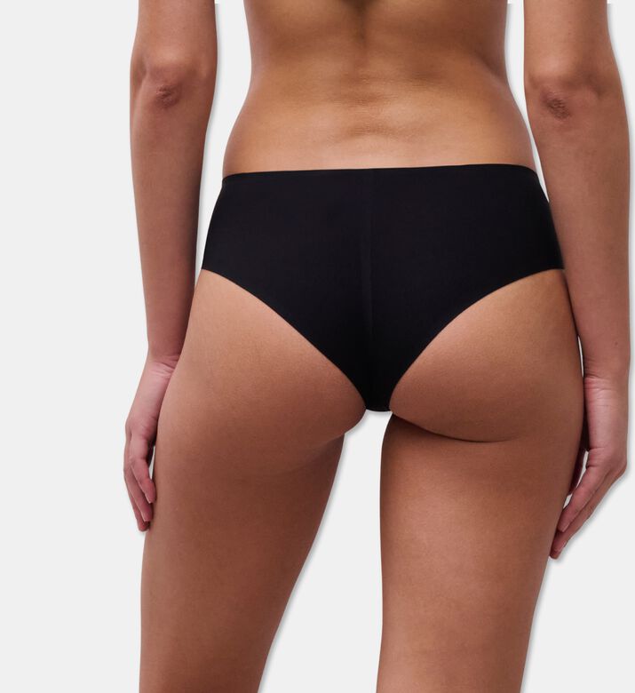 Chantelle Seamless Classic Briefs, Model View