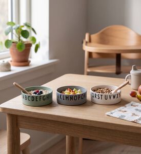 Design Letters Eat-and-learn Bowls 3-piece Set, Green, Model View