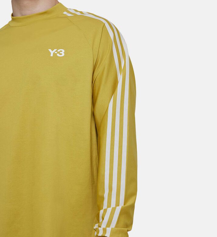 تي شيرت مخطط بأكمام طويلة