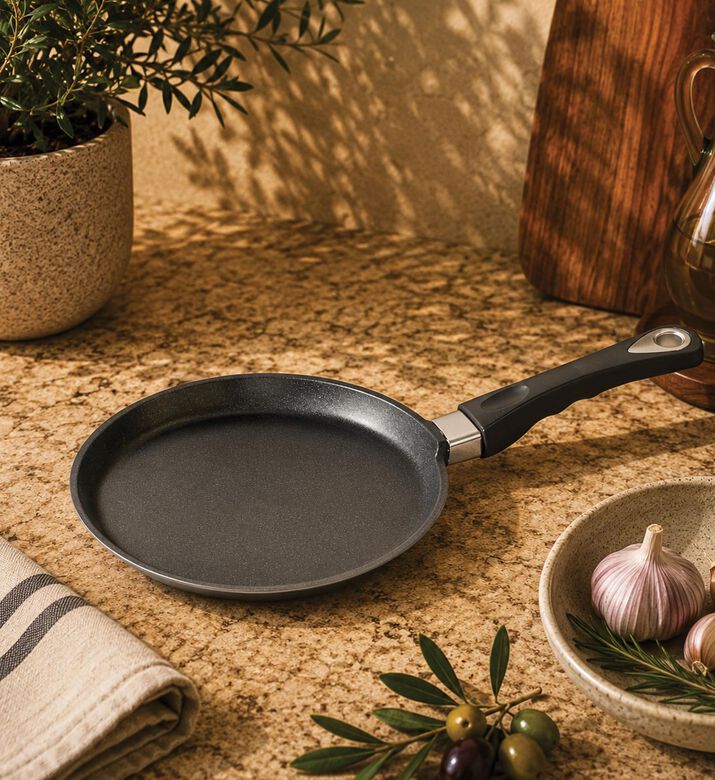 AMT Gastroguss Cast Aluminum Crepe Pan, Black, 24-cm, Packshot View