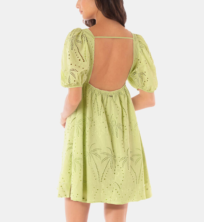 فستان واسع بأكمام منتفخة