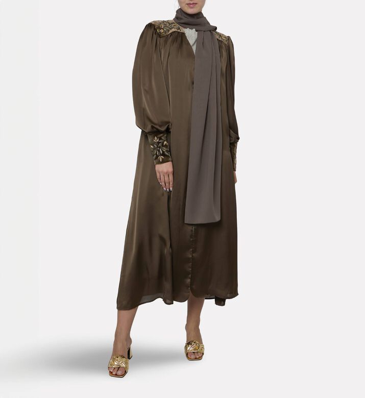 BANOU Floral-embroidery A-line Abaya, Model View