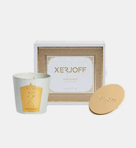 شمعة معطرة برائحة البنفسج الداكن