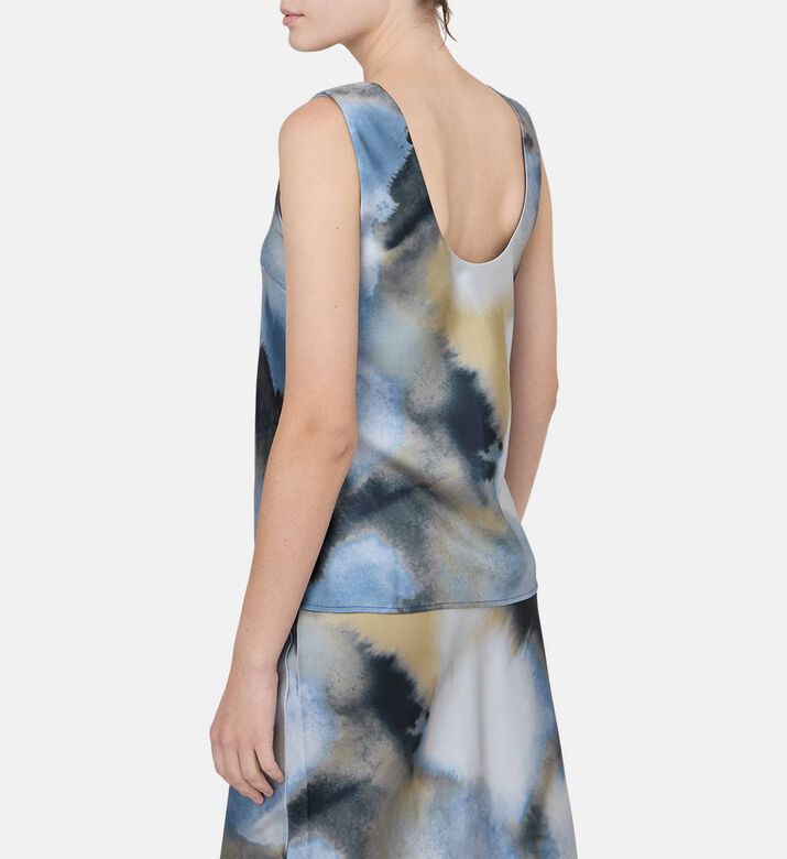 تيشيرت ساسوما بدون أكمام بطبعة