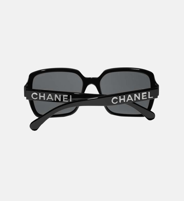 نظارات شمسية مزينة بكريستال