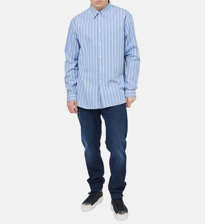 قميص مخطط بياقة كلاسيكية