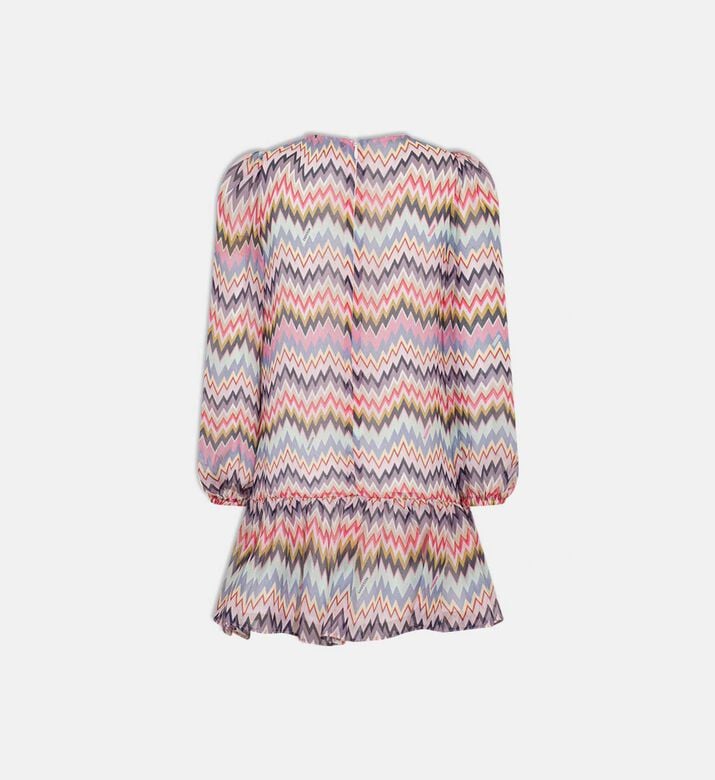 فستان طويل الأكمام بنقشة شيفرون فستان طويل الأكمام بنقشة شيفرون