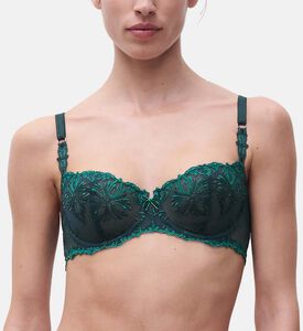 Chantelle Bra, Model View
