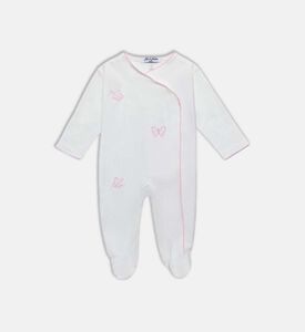 بيجامة مطرزة بفراشات