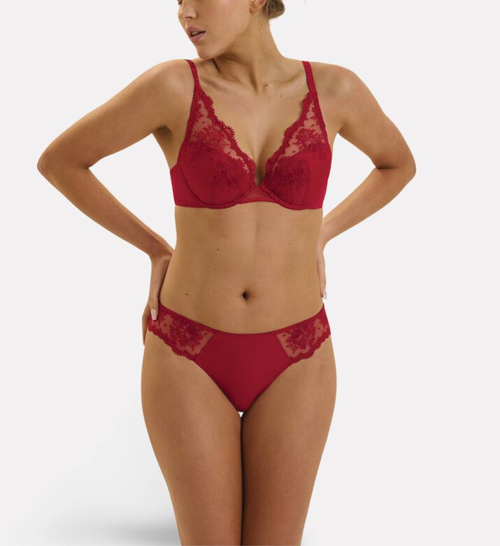 Simone Perele Brief, Model View