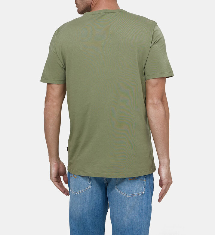 تيشيرت بياقة دائرية