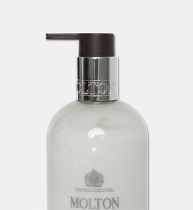 Molton Brown Geranium Nefertum Body Lotion 300 Ml, Packshot View
