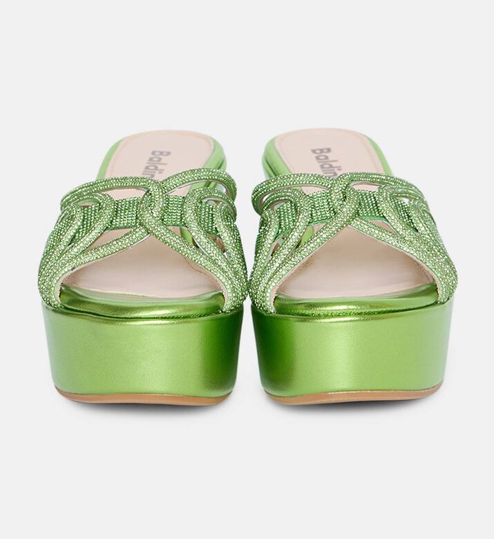 حذاء مفتوح من الخلف بكعب عالي نابض بالحياة