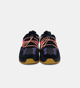 حذاء سنيكرز أسفل الكاحل برقعة شعار