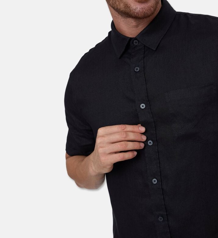 Vince Button Down Short-sleeve Shirt, Black, Xl, Model View