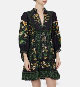 فستان أسود قصير مقوس بطبعة أزهار