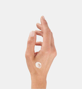 Moisturizing With A Cream Moisturizing With A Cream