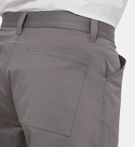 شورت قطن بجيوب جانبية مائلة