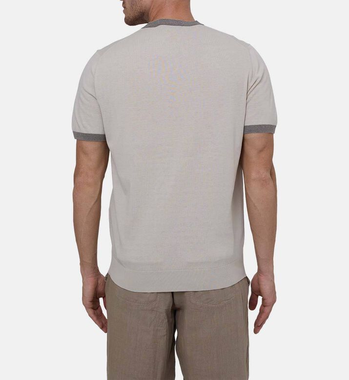 تيشيرت محبوك بلون بيج فاتح برقبة مستديرة