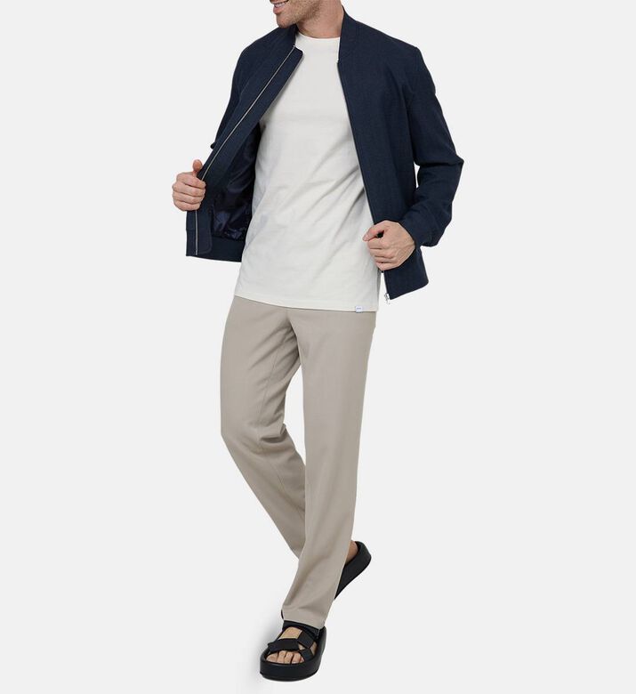 تيشيرت بشعار مطرز