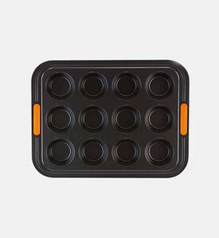 Le Creuset 12 Cup Bun Tray, Packshot View