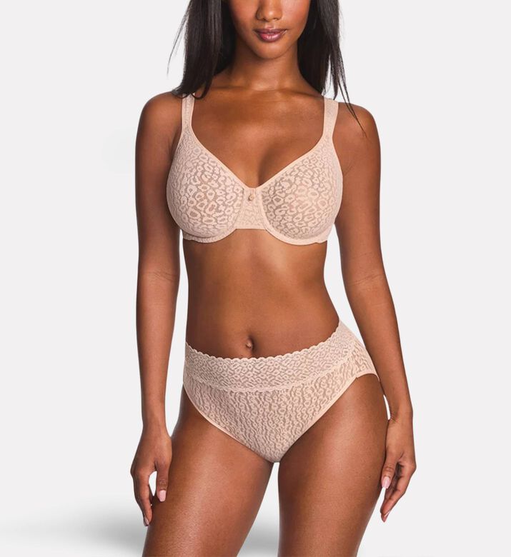 Wacoal Bra Underwire, Model View