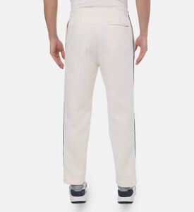 بنطال رياضي يضيق نحو الأسفل