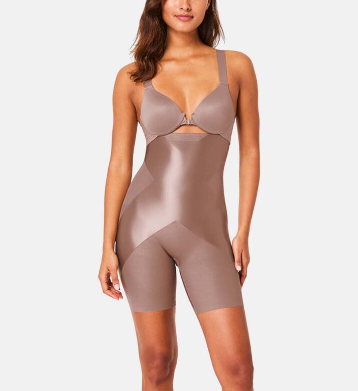 Spanx Short, Model View