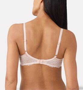 Wacoal Contour Lace Bra, Model View