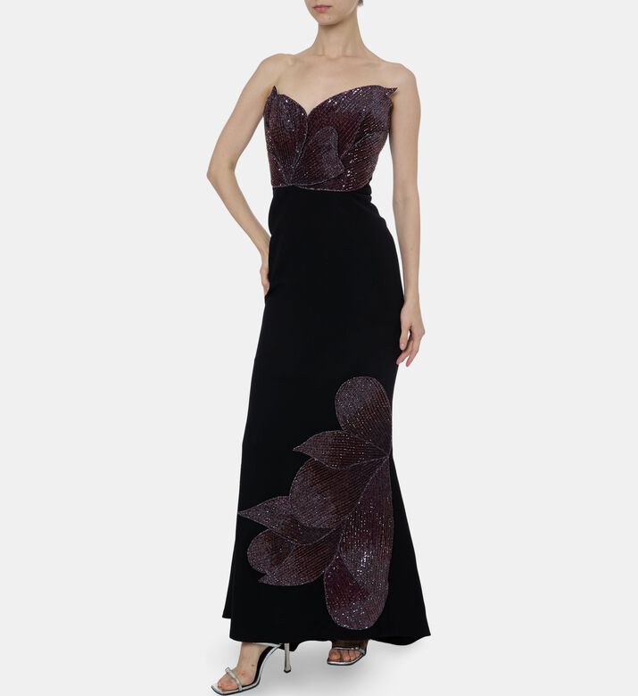 AAVVA Crepe Aflic Flower Gown, Black, M, Model View