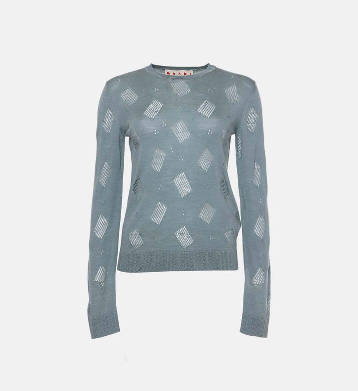 كنزة محبوكة بياقة دائرية وتفاصيل مثقبة