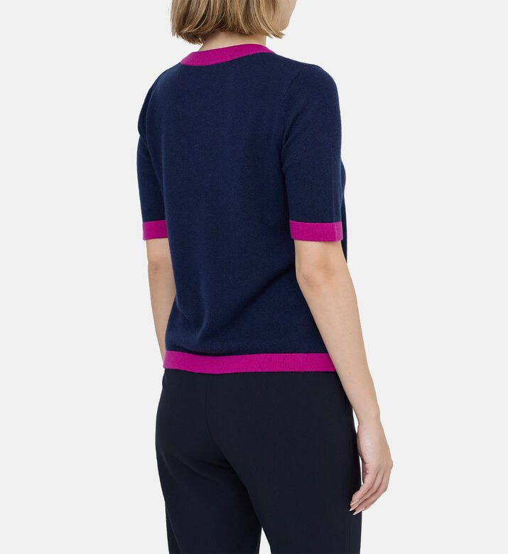 كنزة صوفية بجيوب أمامية بلون مغاير