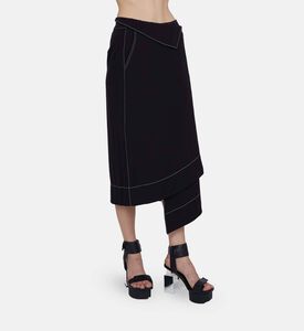 تنورة غير متماثلة متوسطة الطول بزر إغلاق