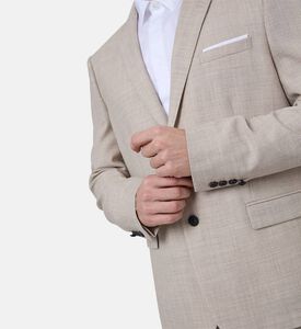 جاكيت بقصة فتحتين بجيب صدر