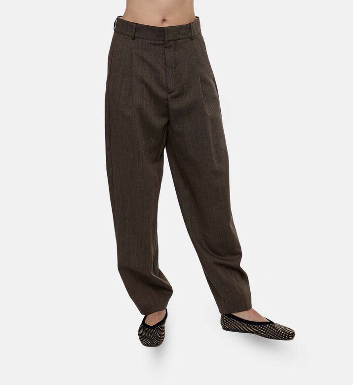 Soeur Pant Graham, Model View