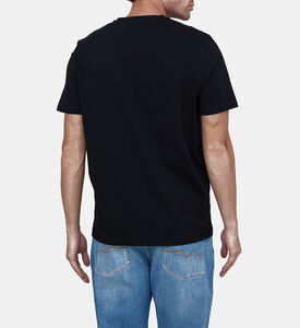 تيشيرت بياقة V