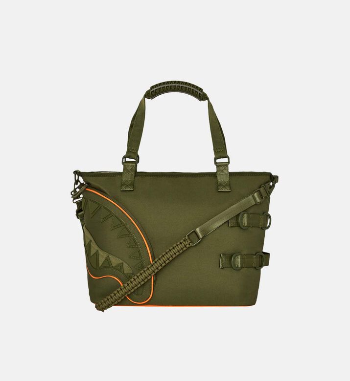 حقيبة يد بتصميم فم سمكة قرش