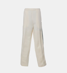 بنطال رياضي يضيق نحو الأسفل