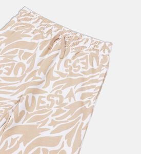 شورت قصير بقصّة عادية بطبعة شعار على كامله